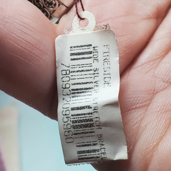 NWT silver toned filigree pattern 1 1/4 inch wide stretch bracelet - Picture 3 of 7